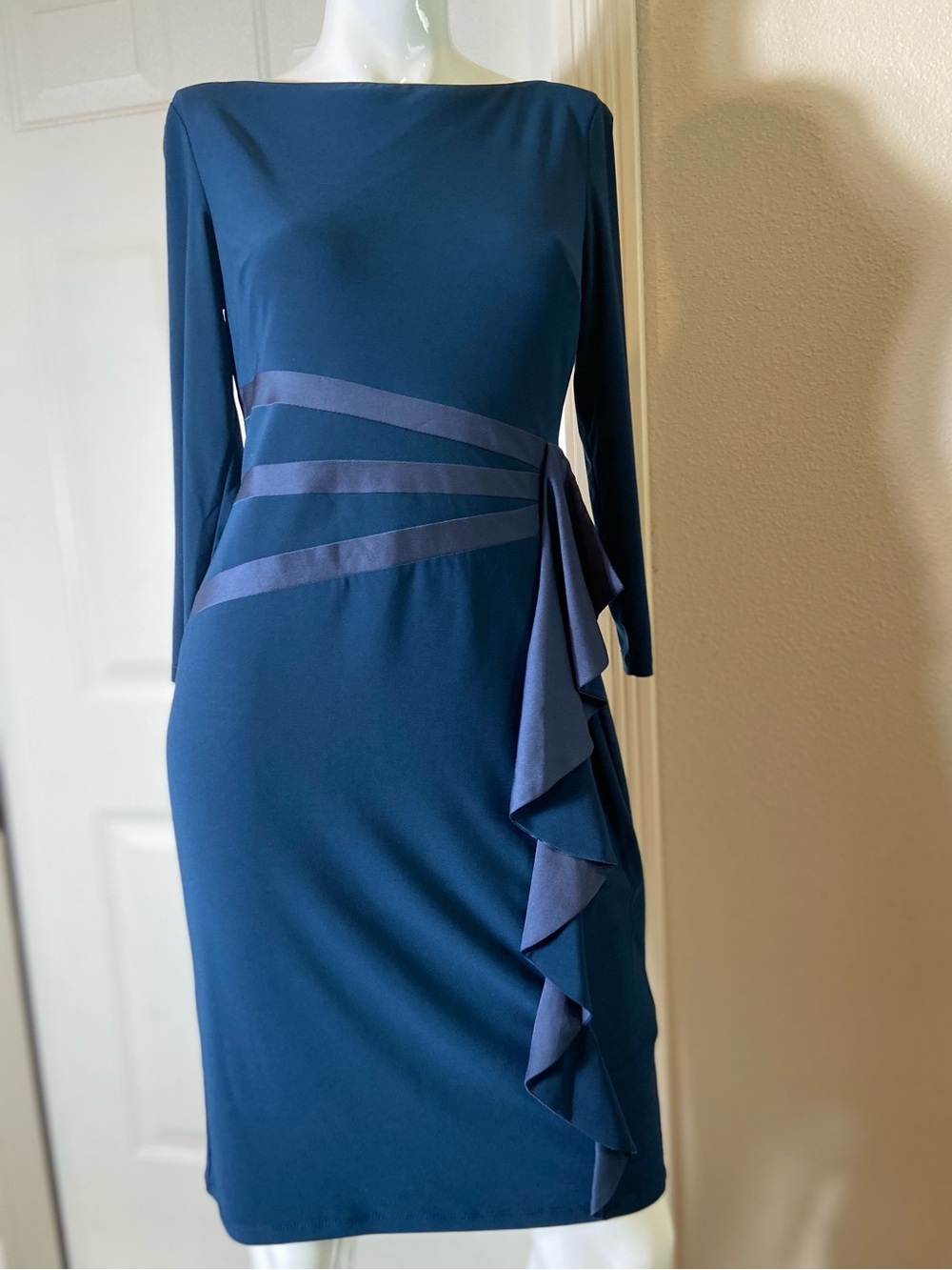 American Living~Two-Tone Navy Blue~Waterfall Ruffle~Boatneck~Sheath~Dress~Size 4